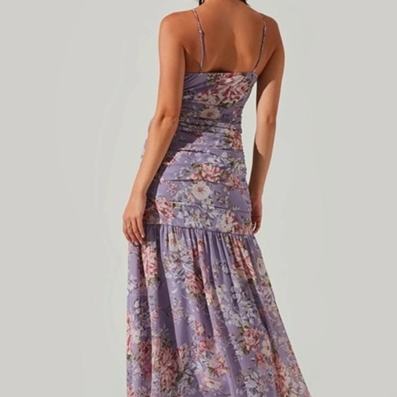 ASTR the Label Kiana Dress Light Purple Floral Small Ruffles Ruched Wedding - Picture 2 of 16